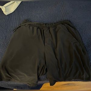 Lululemon pacebreaker shorts w/ liner - large